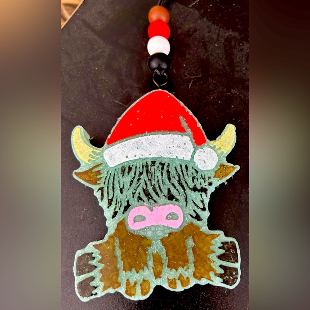 Christmas highland cow car Freshie! Sweet christmas wreath scented.